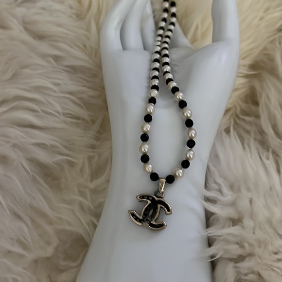 16.5” Akoya pearls with onyx - Picture 3 of 6